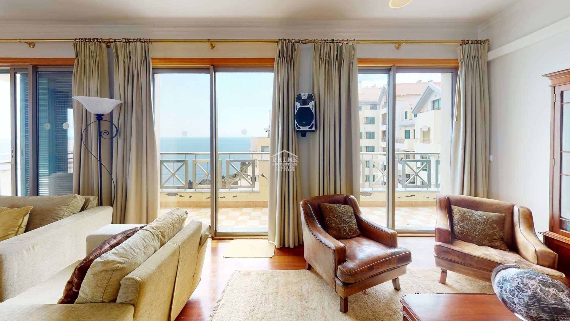 Condominium in Funchal, Madeira 11896408