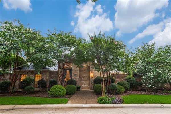 House in Addison, Texas 11896984