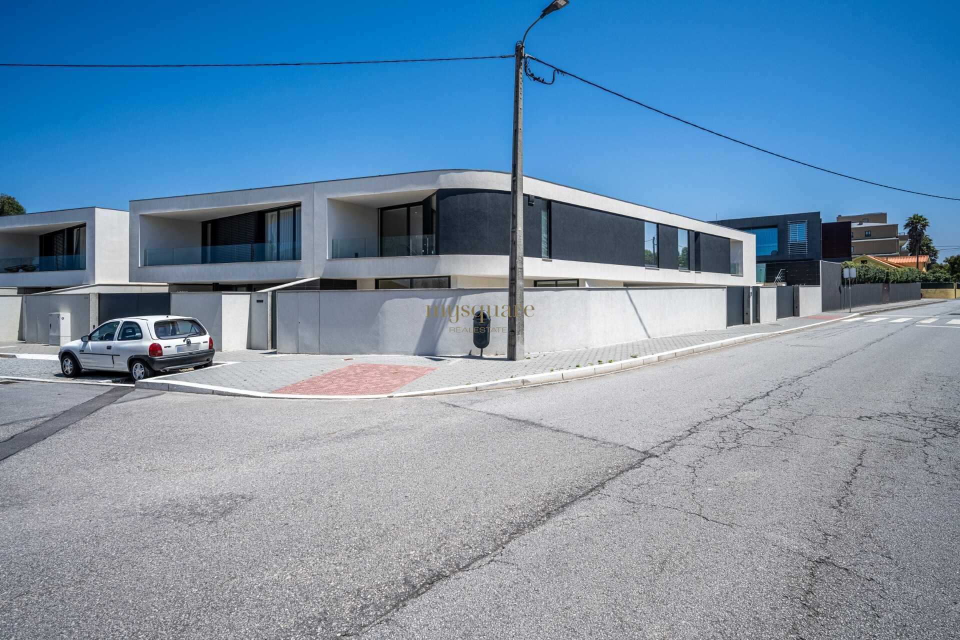 House in Vila Nova de Gaia, Porto District 11897550