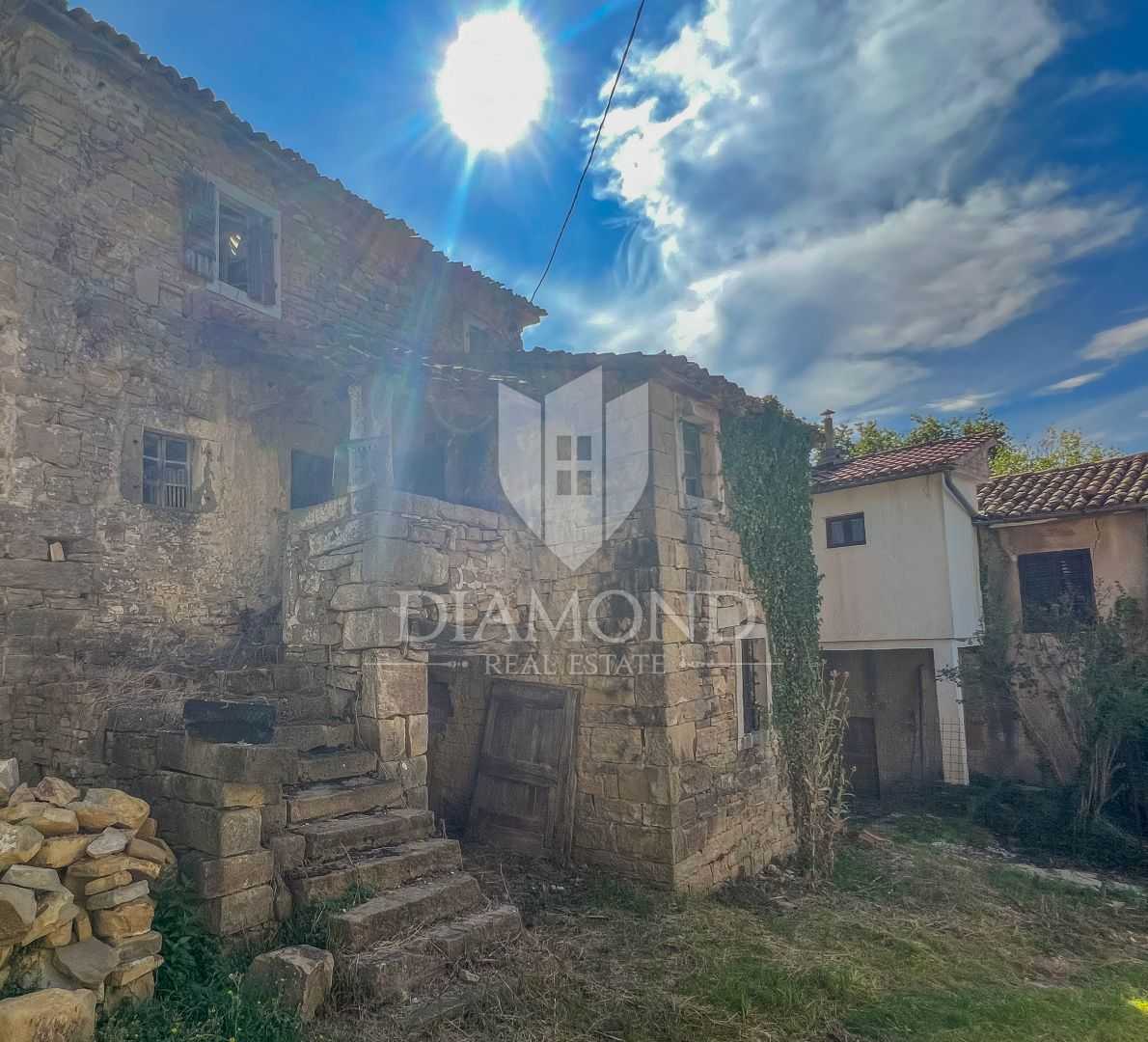 Rumah di Buzet, Istria County 11897596