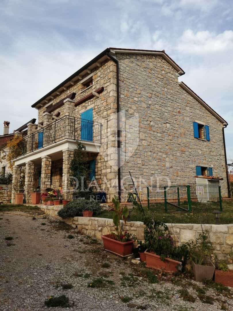 rumah dalam Labin, Istarska Zupanija 11897649