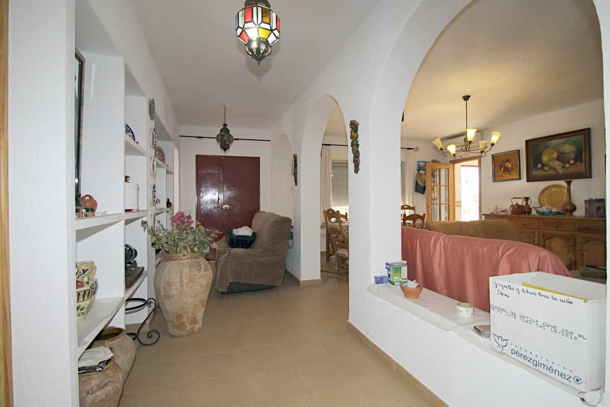 σπίτι σε Alhaurín de la Torre, Andalucía 11898107