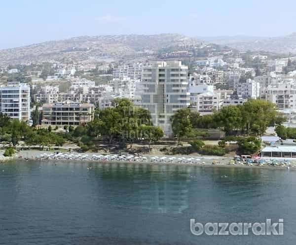 Condominium in Agios Tychon, Larnaka 11899003