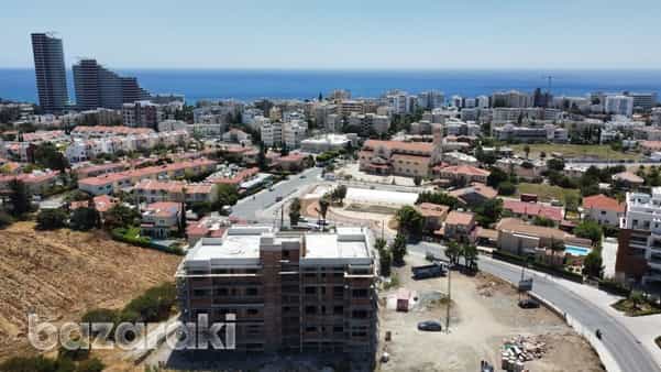 Condominium in Germasogeia, Limassol 11902591