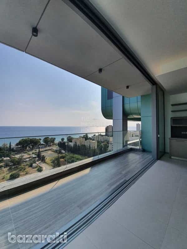 Condominium in Agios Tychon, Larnaka 11903347