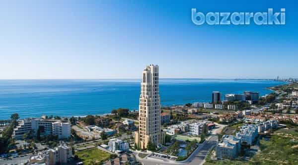 Condominium in Agios Tychon, Larnaca 11904222