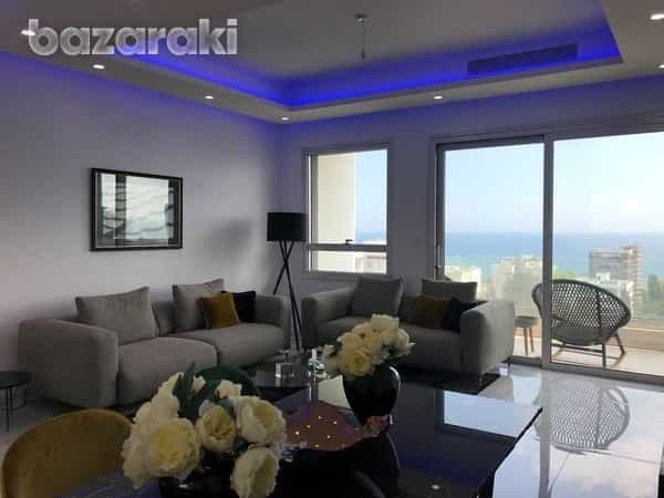 Condominium in Agios Tychon, Limassol 11904778