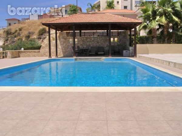 rumah dalam Agios Athanasios, Lemesos 11905600