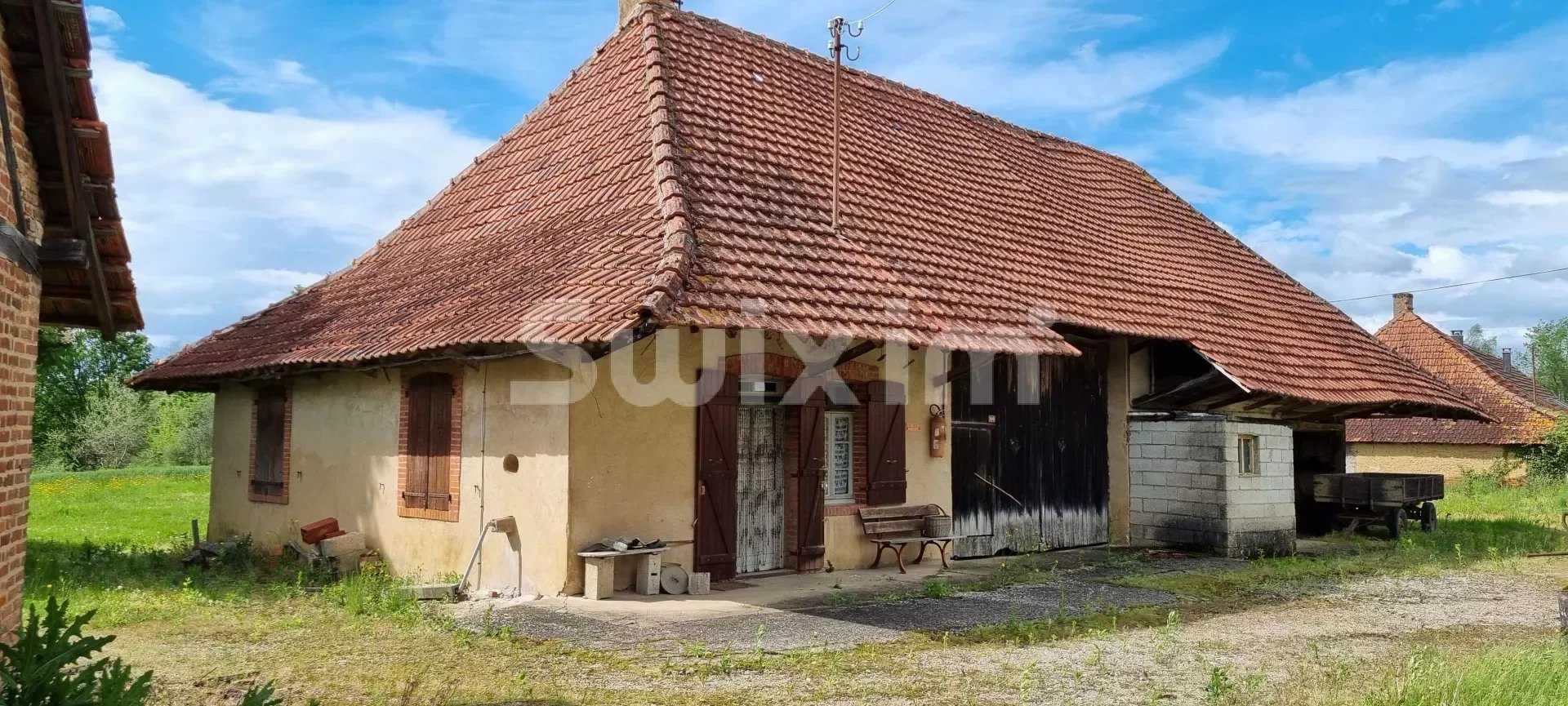 Talo sisään Lons-le-Saunier, Bourgogne-Franche-Comte 11907083