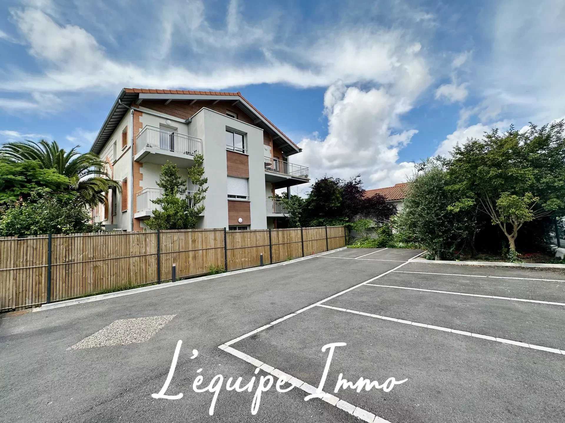 Condominium in Toulouse, Occitanie 11907113