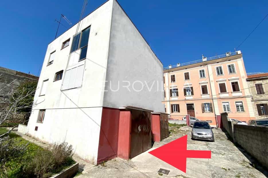 House in Pula, Istarska županija 11907350