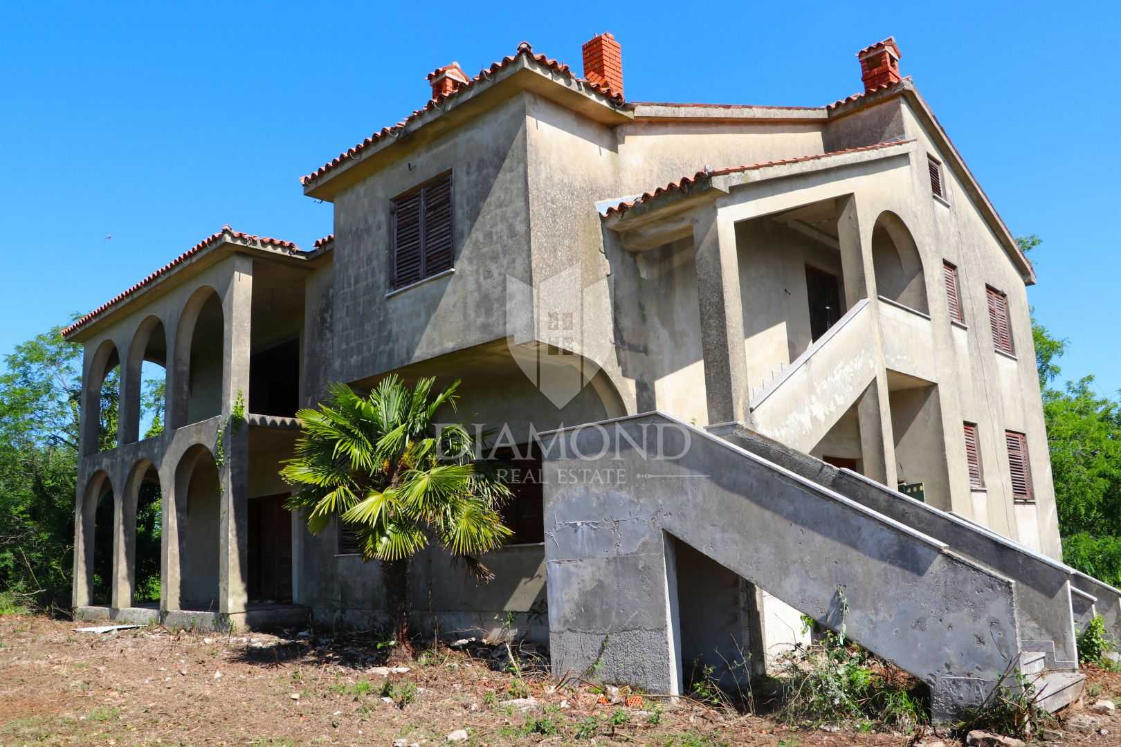 σπίτι σε Gračišće, Istria County 11907471