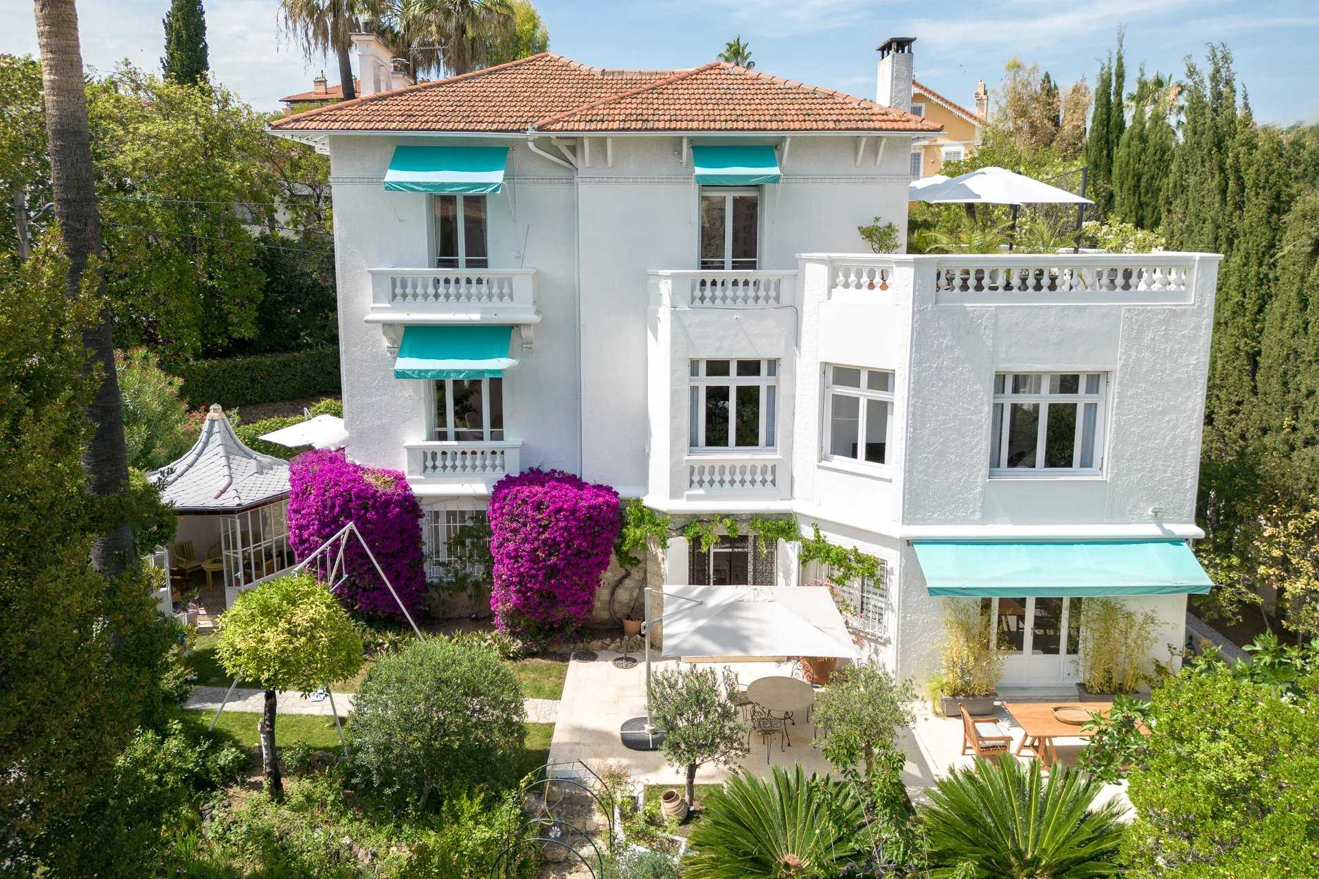 House in Cannes, Provence-Alpes-Cote d'Azur 11907739