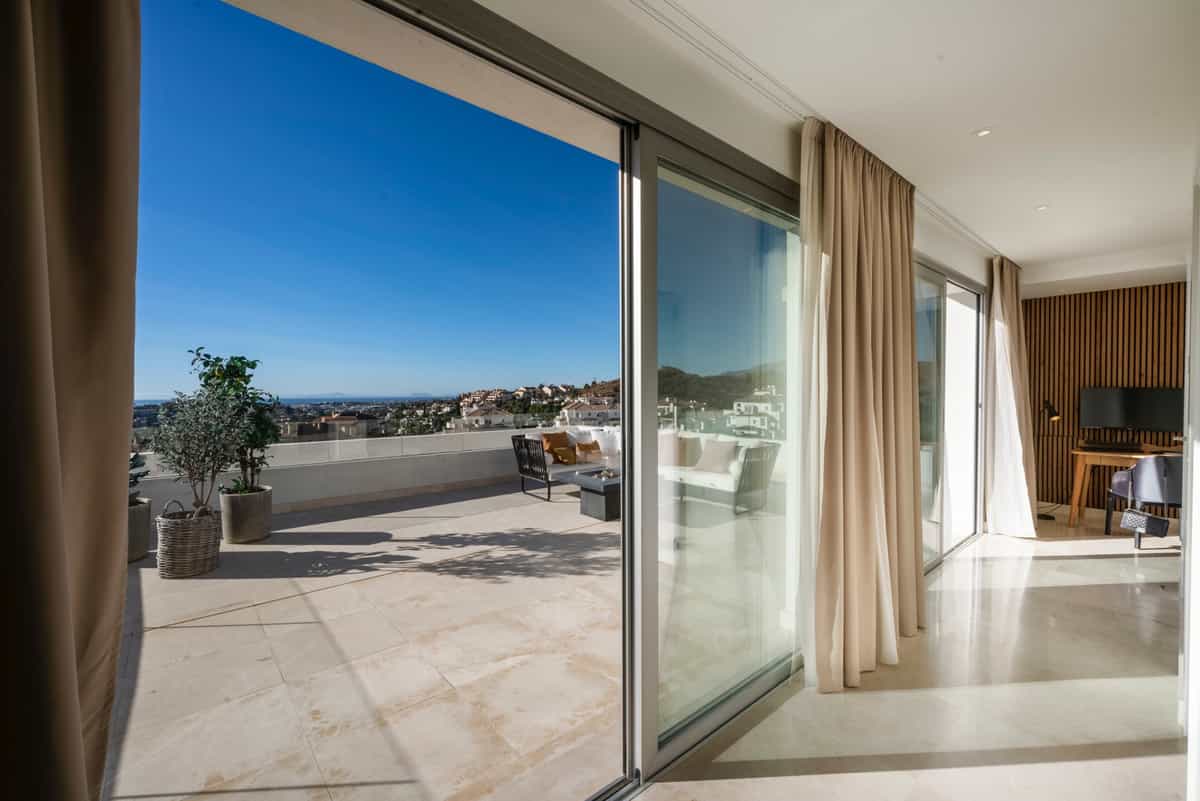Condominium in Marbella, Andalucía 11907921