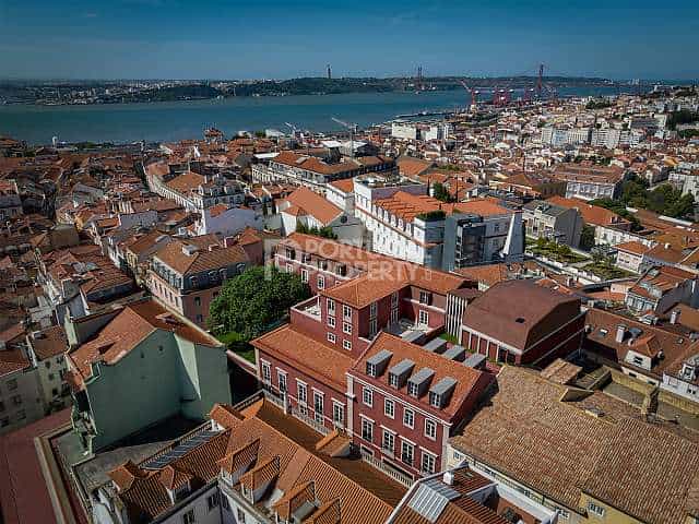 Inny w Lizbona, Lizbona 11910636