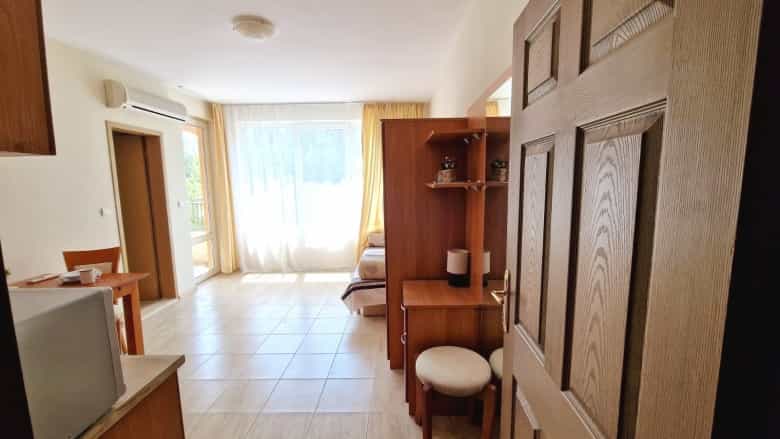 公寓 在 內塞伯爾, 布爾加斯 11911151