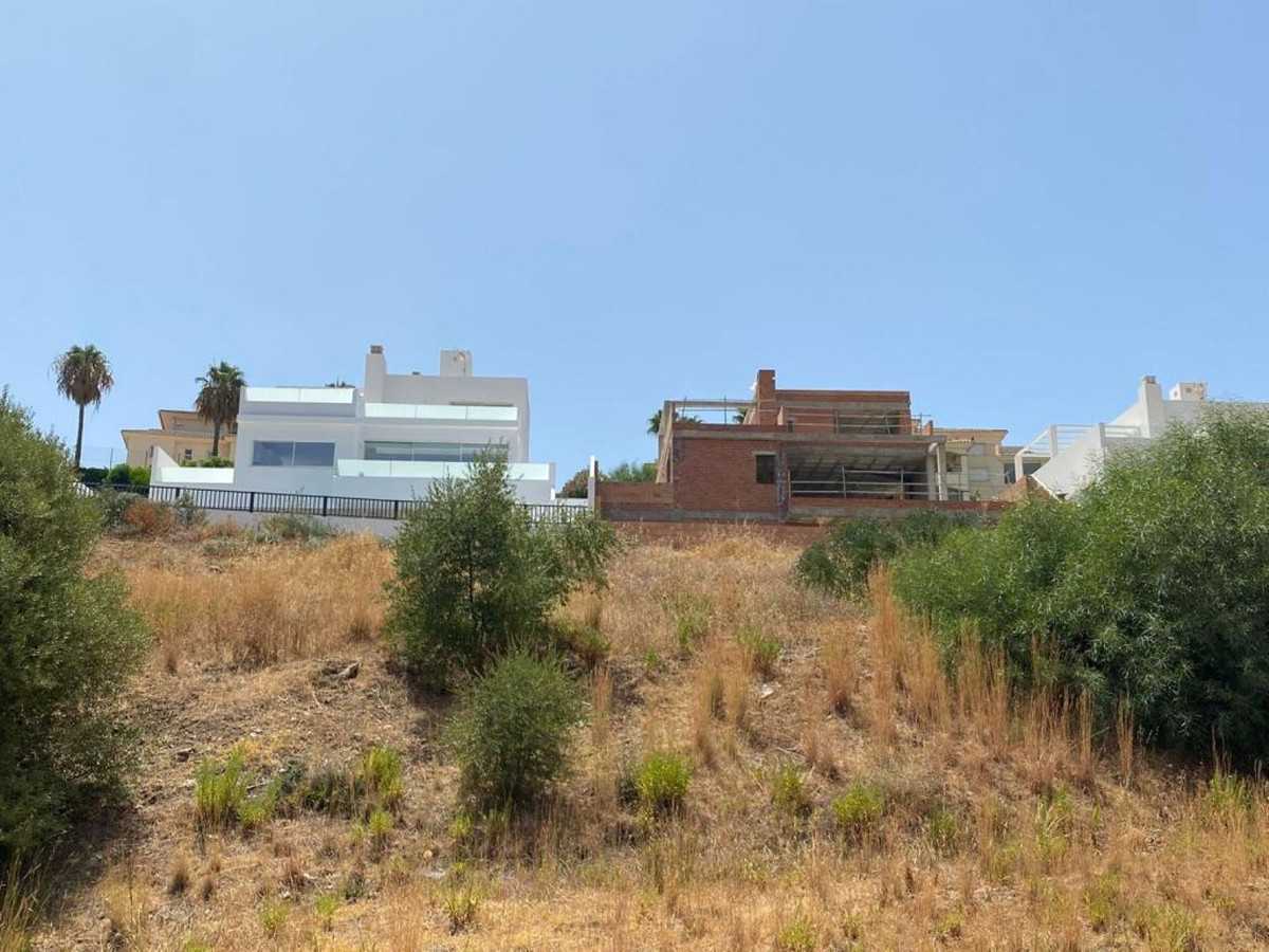 House in Fuengirola, Andalusia 11911604