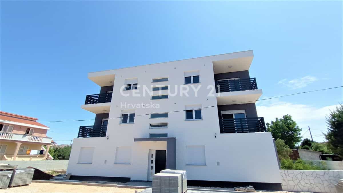 Condominium dans Privlaka, Zadar County 11912401