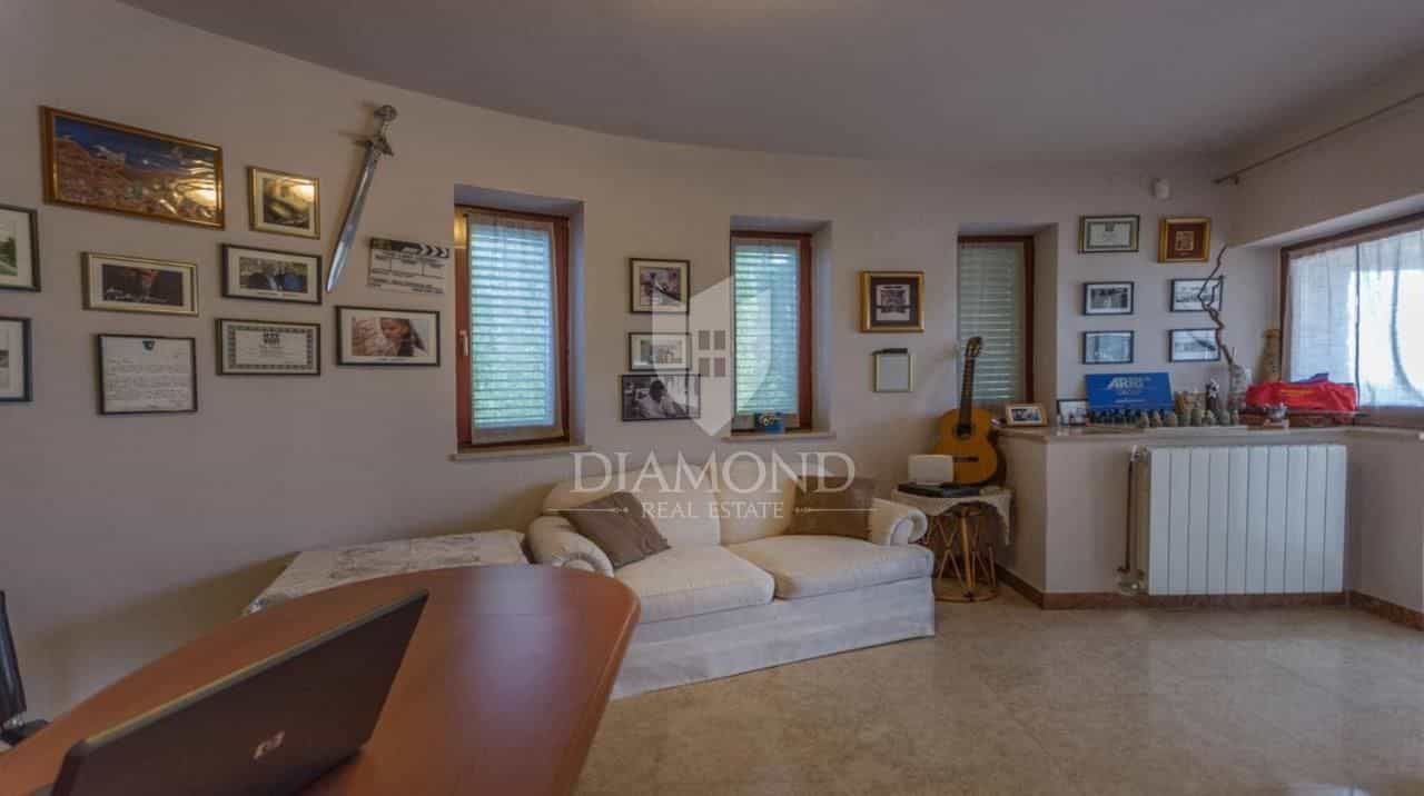 casa no Rakalj, Istria County 11912659