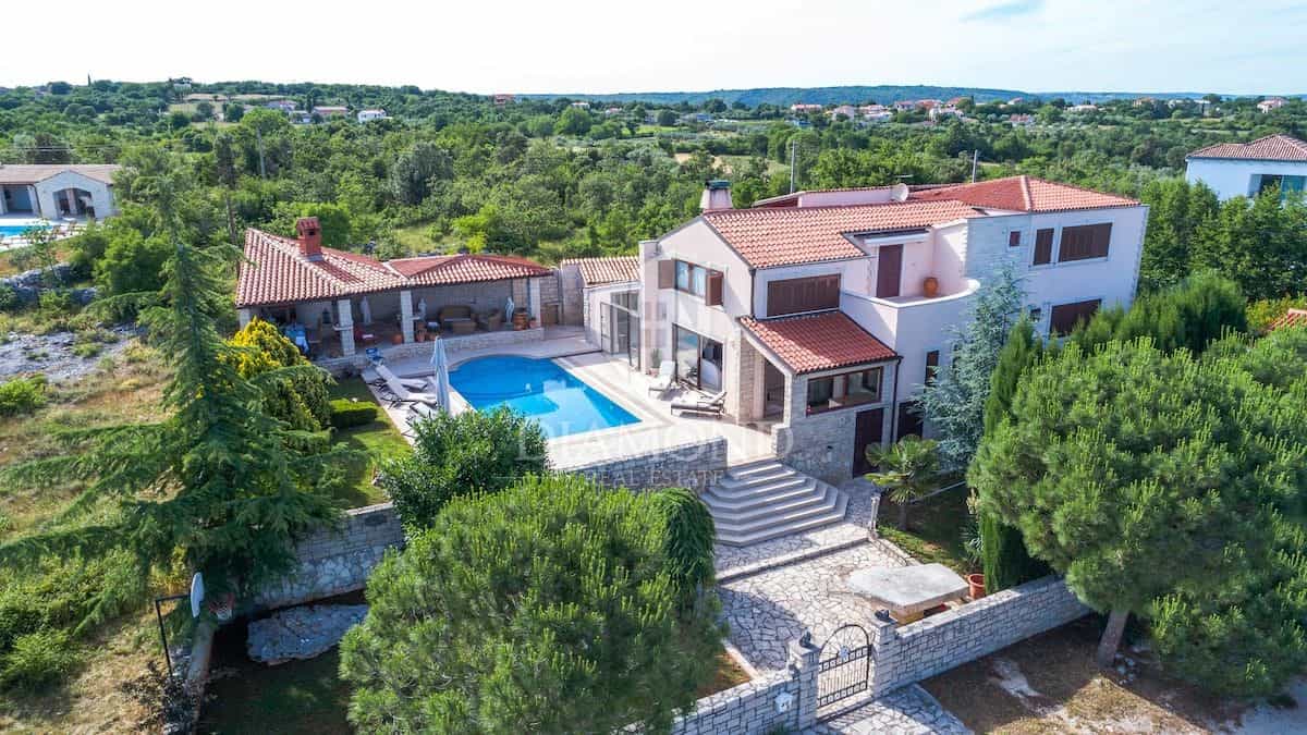 жилой дом в Rakalj, Istria County 11912659