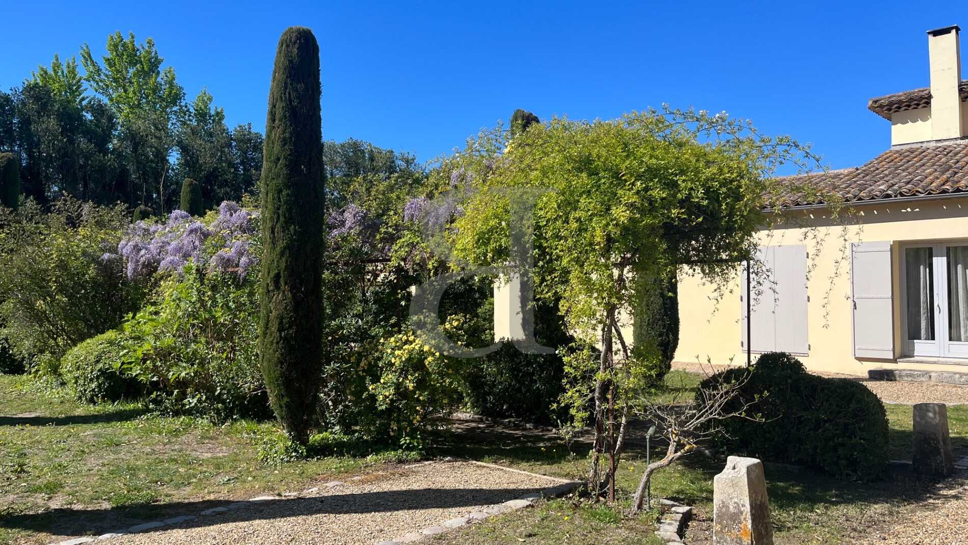 Hus i Saint-Remy-de-Provence, Provence-Alpes-Cote d'Azur 11913193