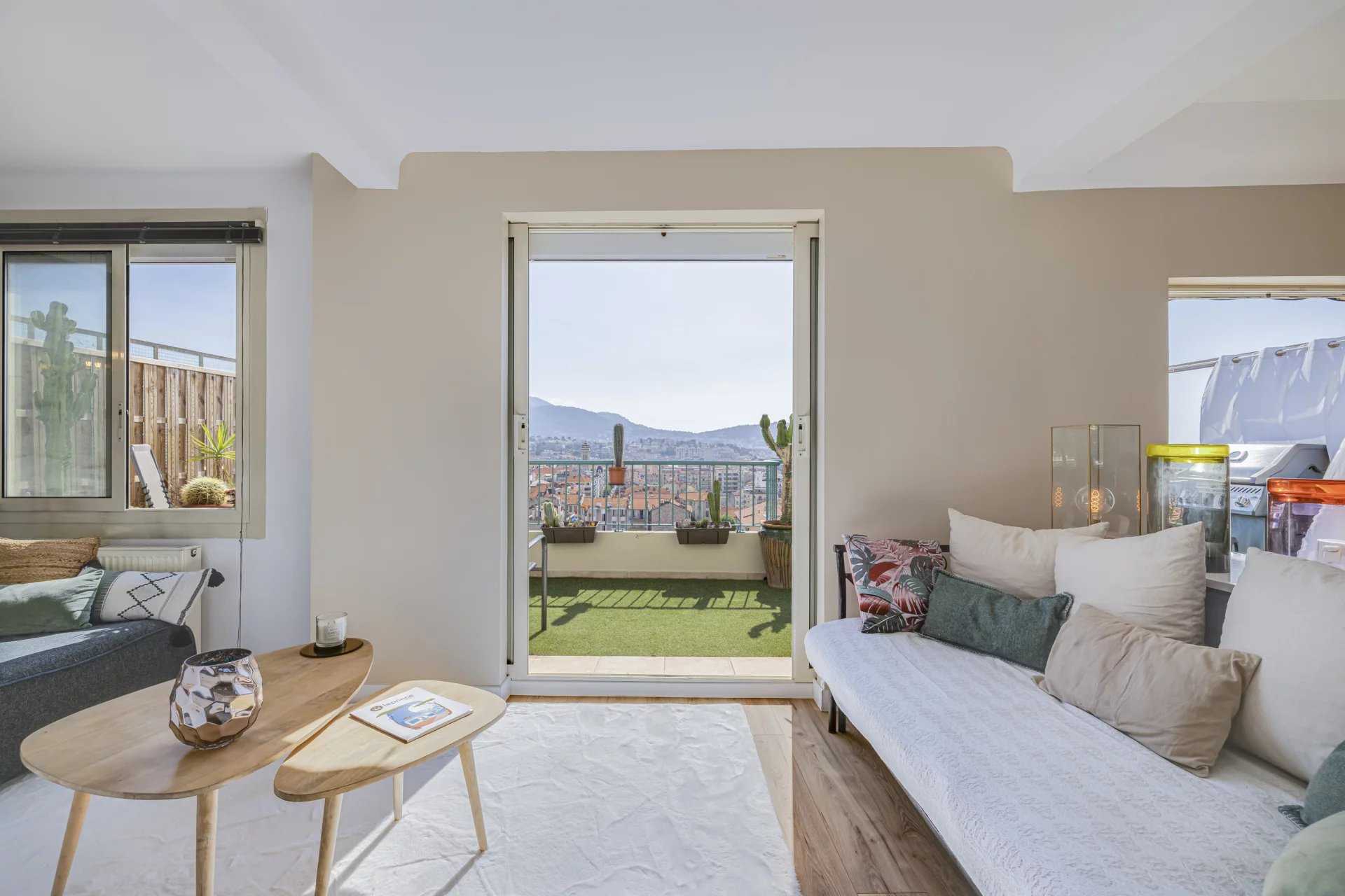 Condominium in Leuk, Provence-Alpes-Côte d'Azur 11913903
