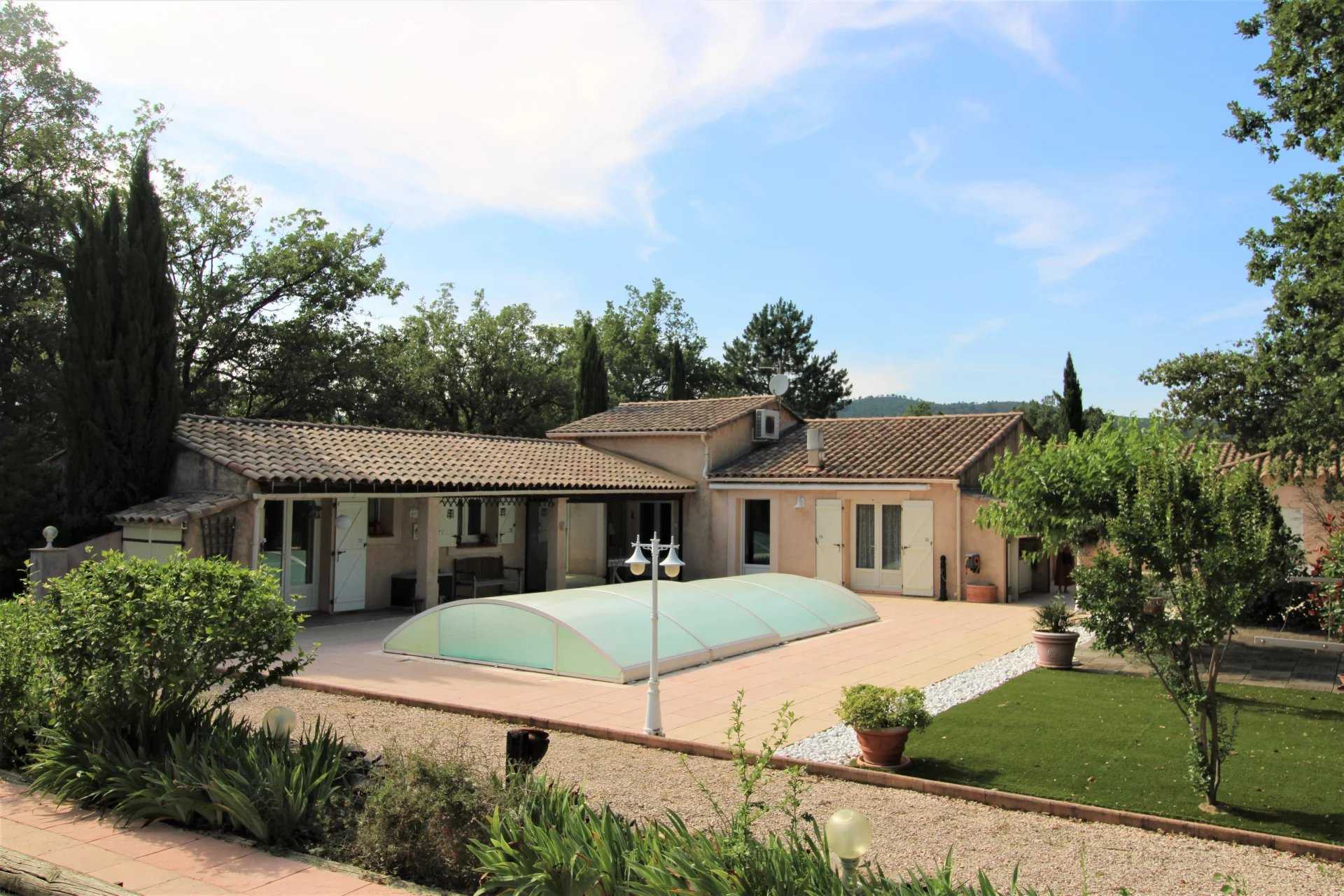 House in Forcalqueiret, Provence-Alpes-Cote d'Azur 11913943