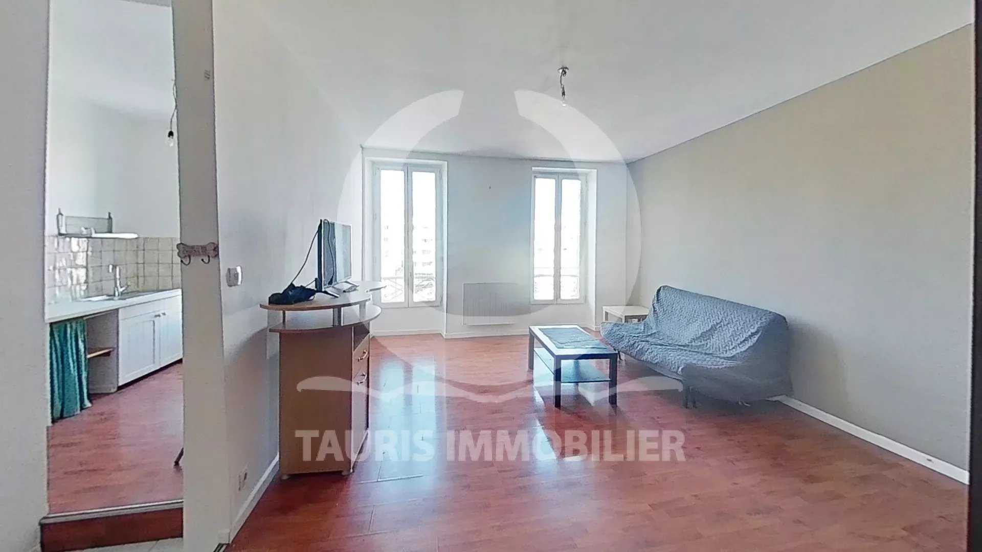 Condominium in Marseille, Provence-Alpes-Cote d'Azur 11913944