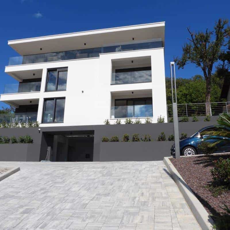 Condominium in Rijeka, Primorje-Gorski Kotar County 11914224