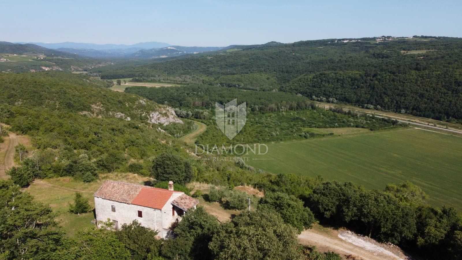 Tanah dalam Grožnjan, Istria County 11914611