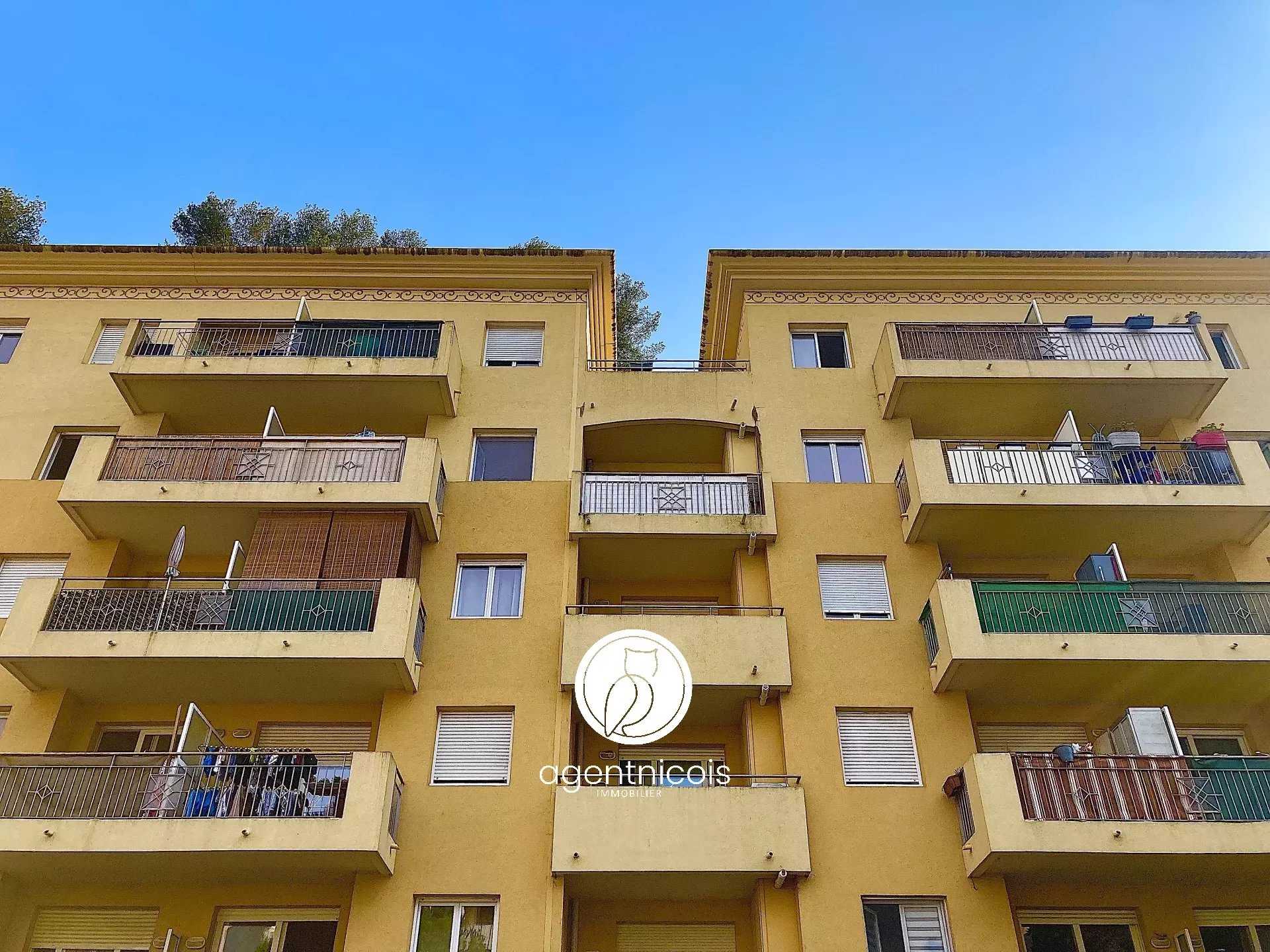 Condominium in Nice, Alpes-Maritimes 11916180
