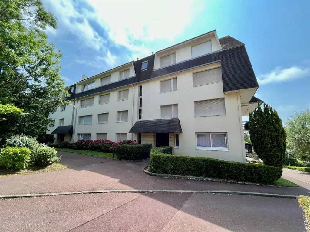 Condominium in Houlgate, Calvados 11916239