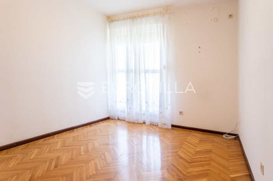 公寓 在 Split, Splitsko-dalmatinska županija 11916489