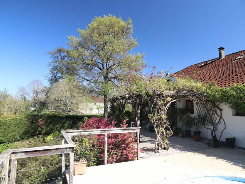 House in Cazaux-Villecomtal, Occitanie 11916985