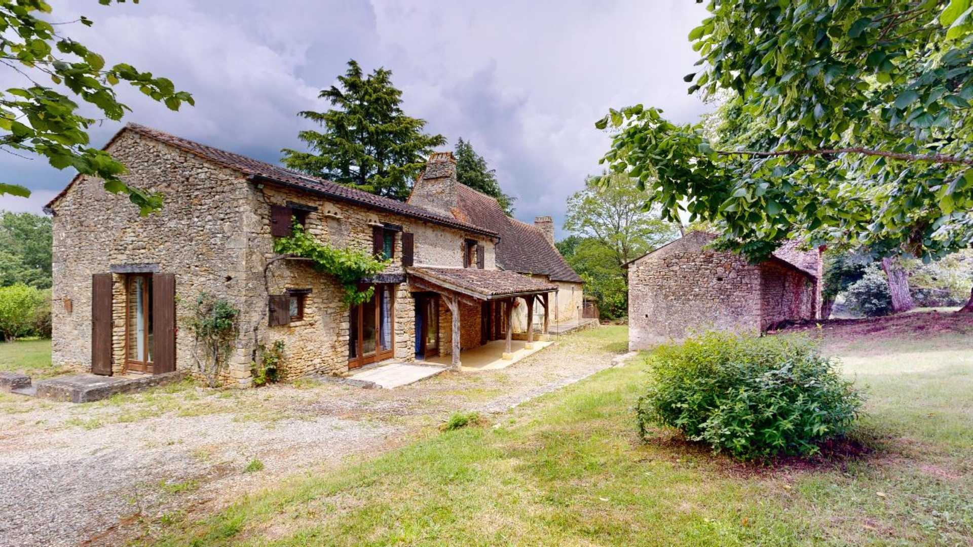 Talo sisään Le Buisson-de-Cadouin, Nouvelle-Aquitaine 11916989