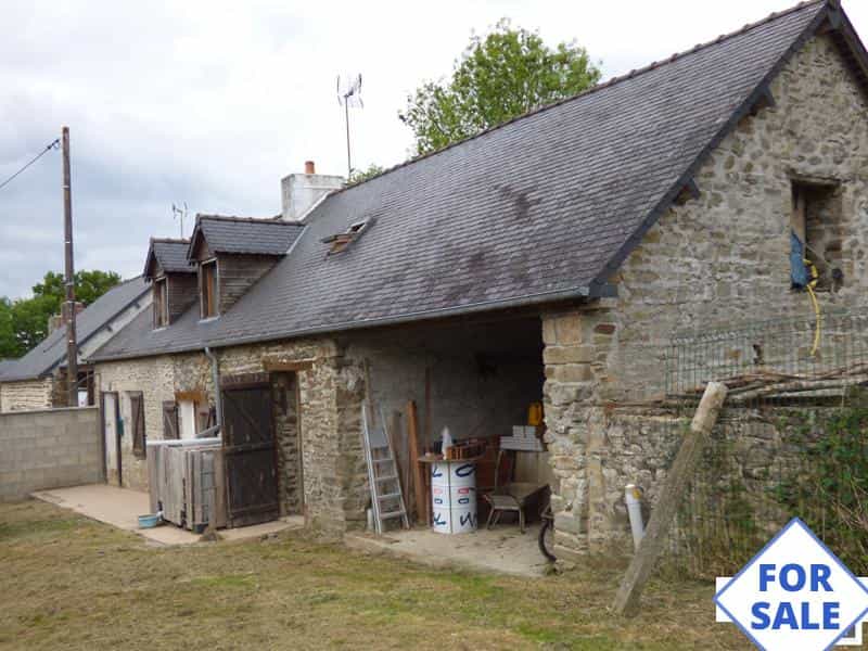 casa en Saint-Aignan-de-Couptrain, Países del Loira 11917136