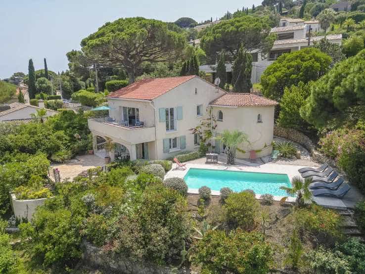 Rumah di Sainte-Maxime, Provence-Alpes-Cote d'Azur 11918159