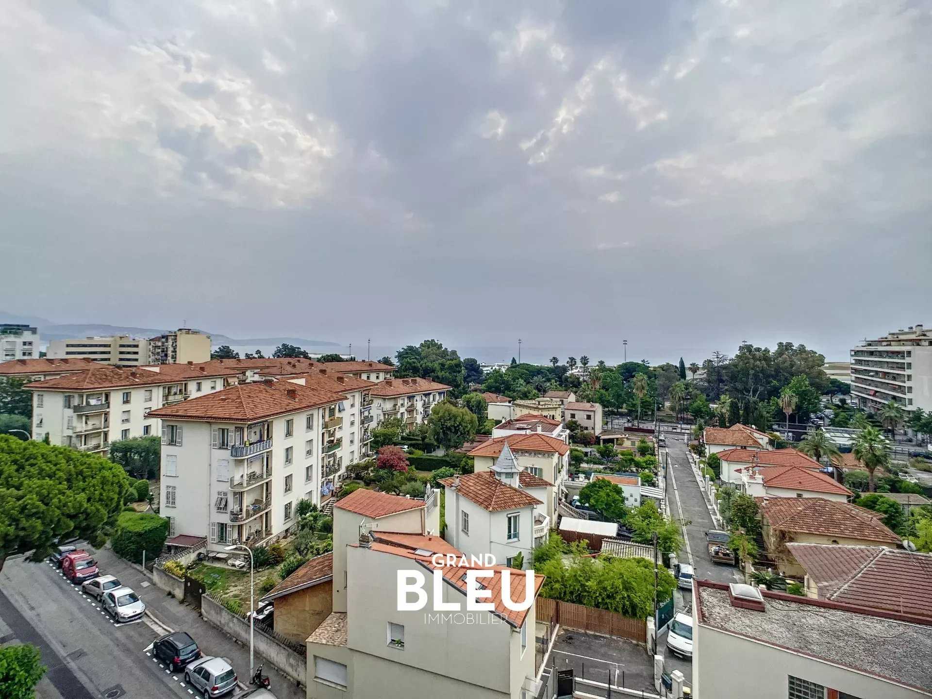 Condominium dans La Californie, Provence-Alpes-Côte d'Azur 11918690