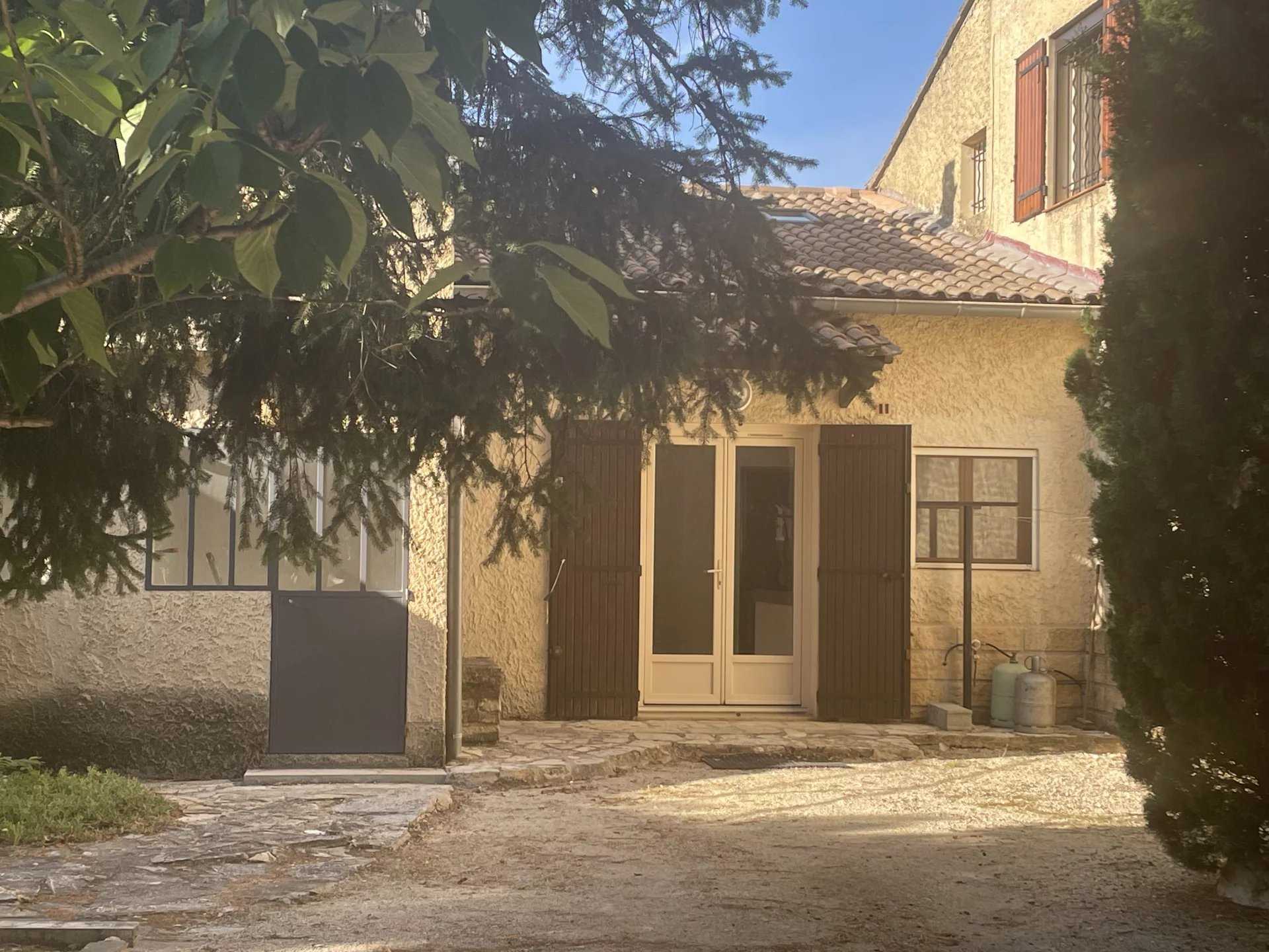 Condominium in Mazan, Provence-Alpes-Cote d'Azur 11918709