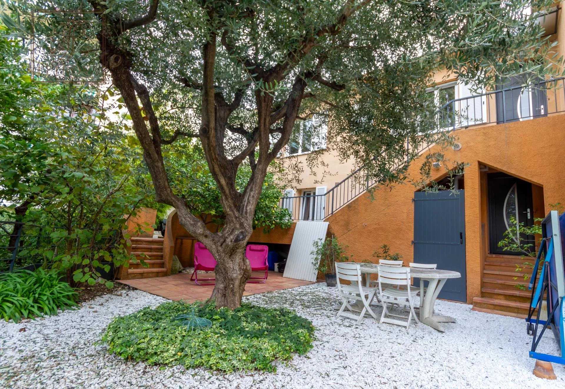 Flere hus i Hyggelig, Provence-Alpes-Cote d'Azur 11918756