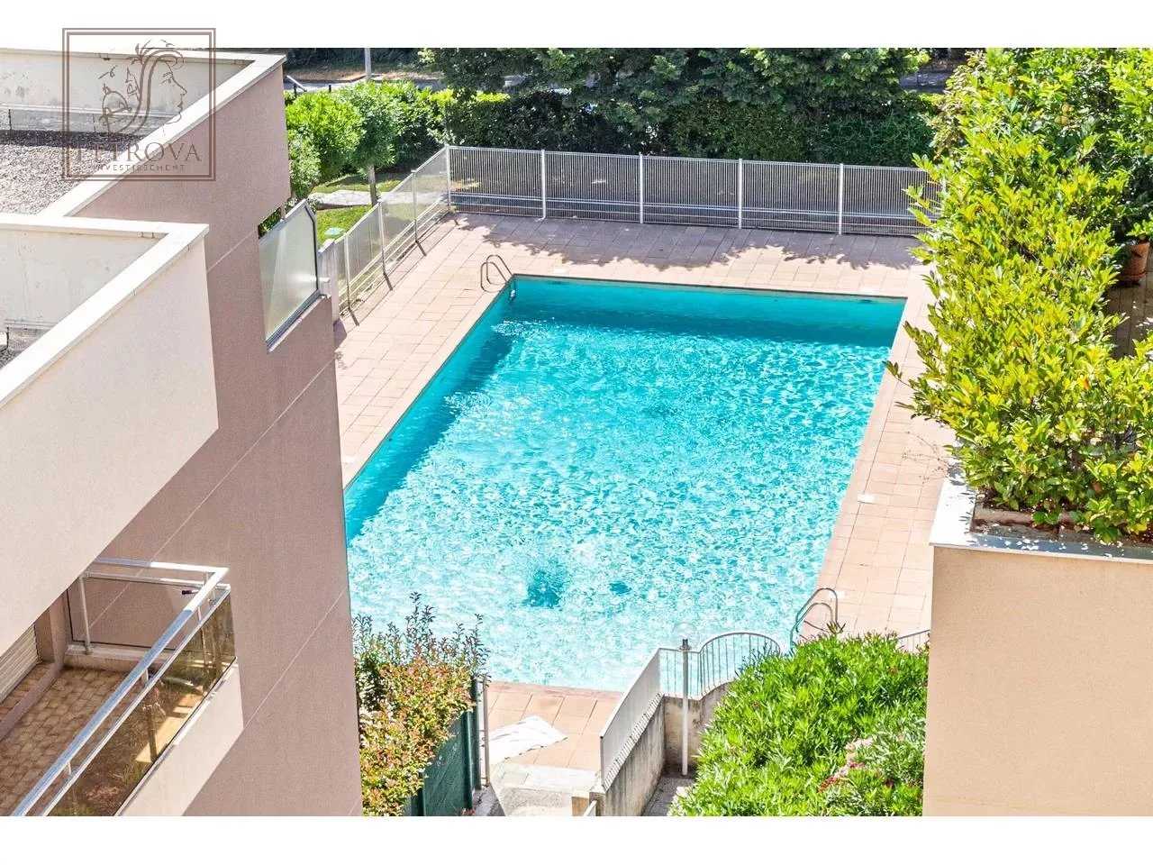 Condominium in La Californie, Provence-Alpes-Cote d'Azur 11918760