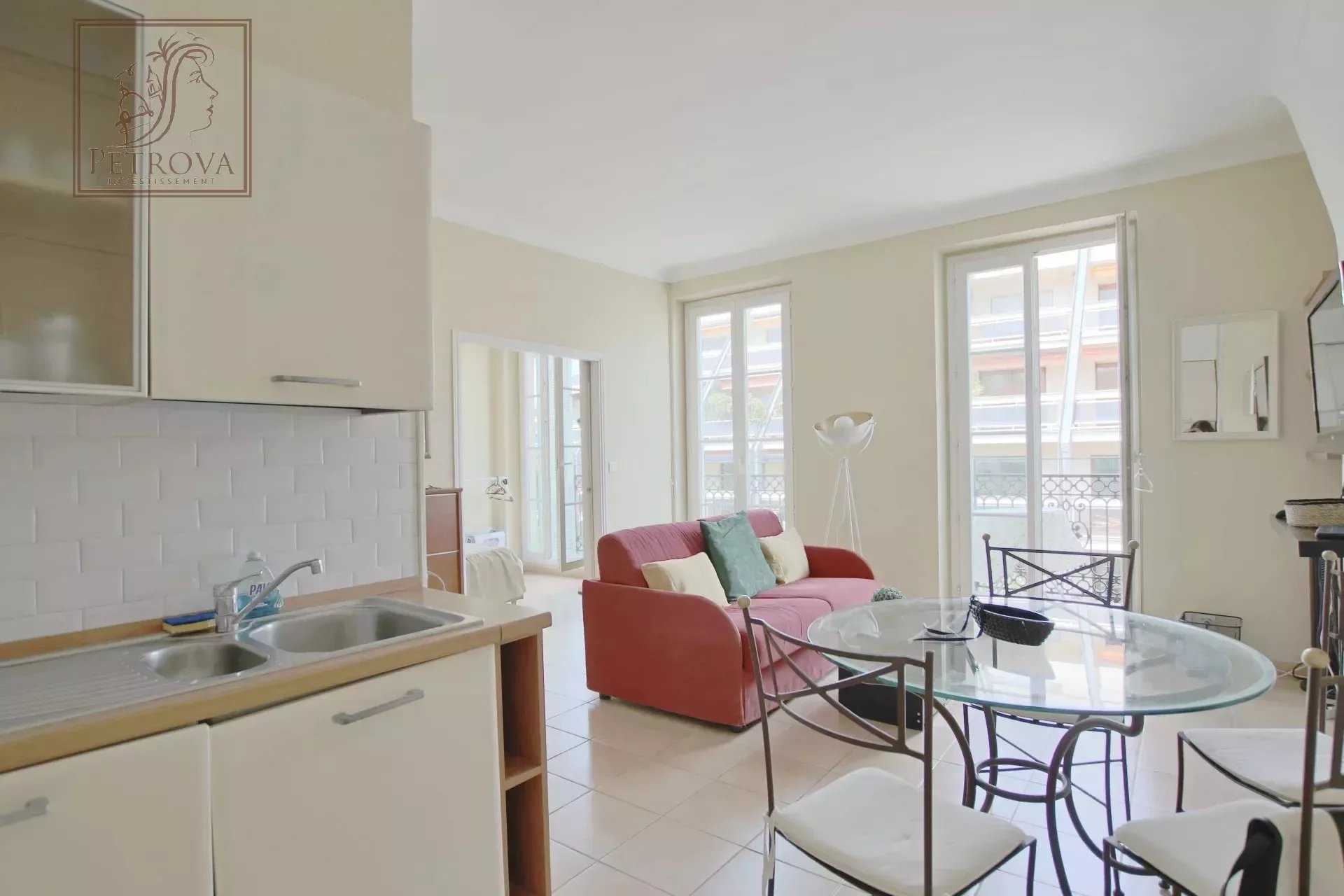 公寓 在 Nice, Alpes-Maritimes 11918781