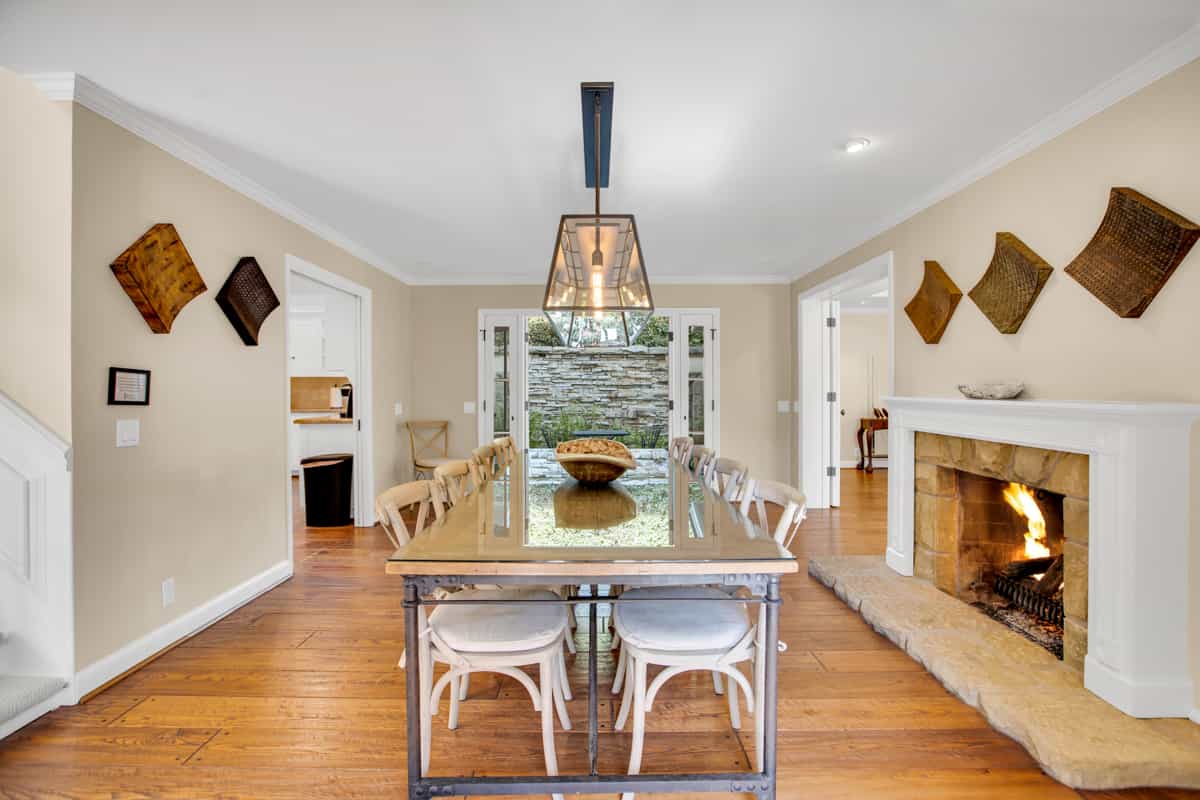 Residential in Montecito, 940 Channel Drive 11918998