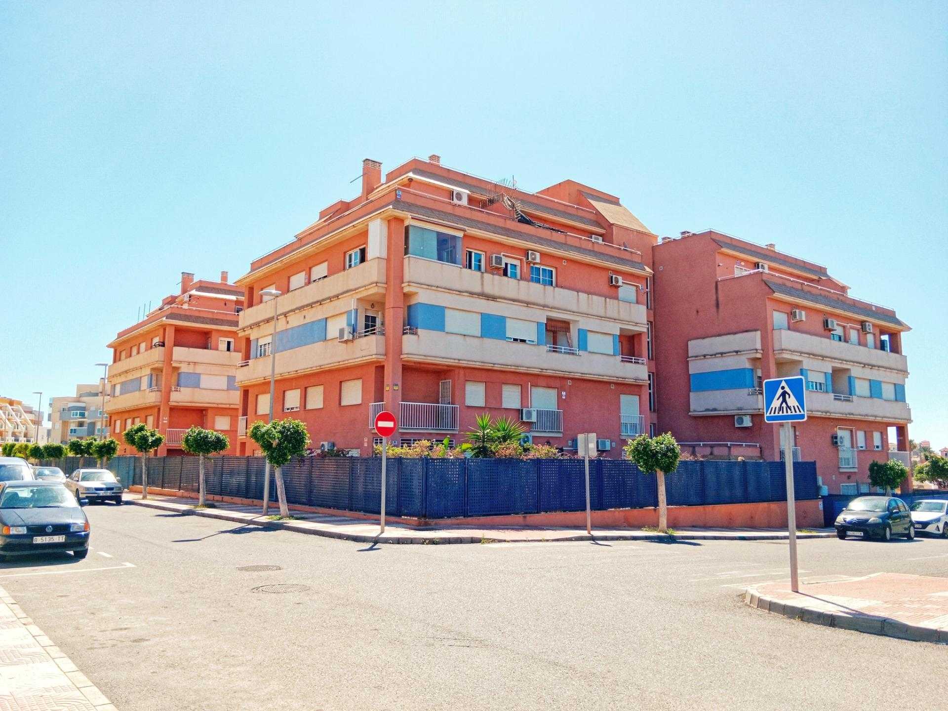 Condominio en Las Salinas, Andalucía 11919156