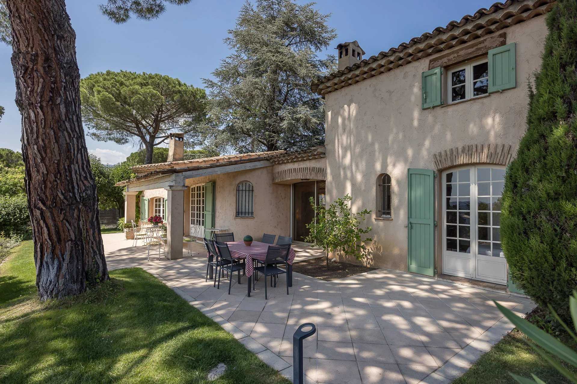 Talo sisään Mouans-Sartoux, Provence-Alpes-Côte d'Azur 11920215