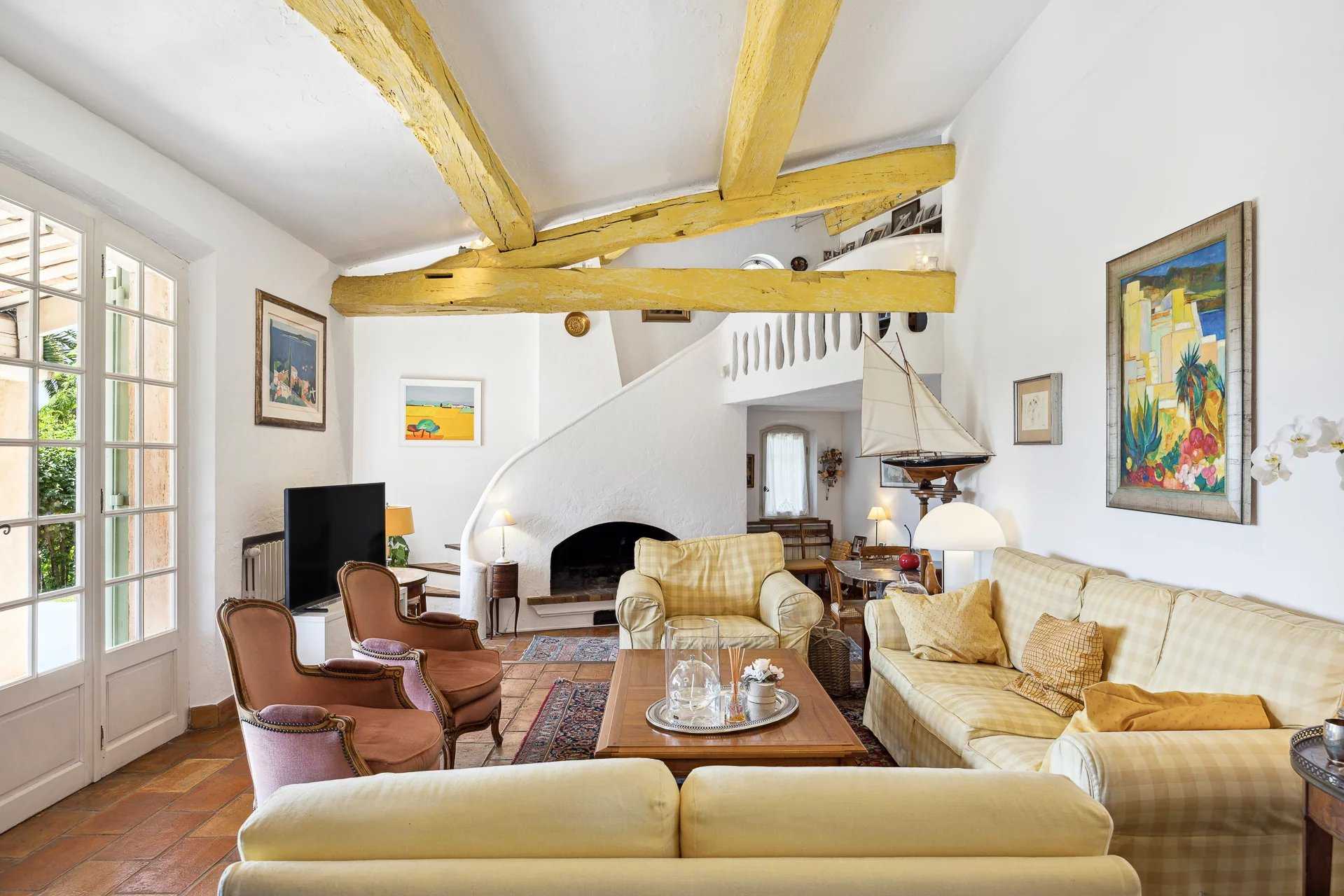 Talo sisään Mouans-Sartoux, Provence-Alpes-Cote d'Azur 11920215
