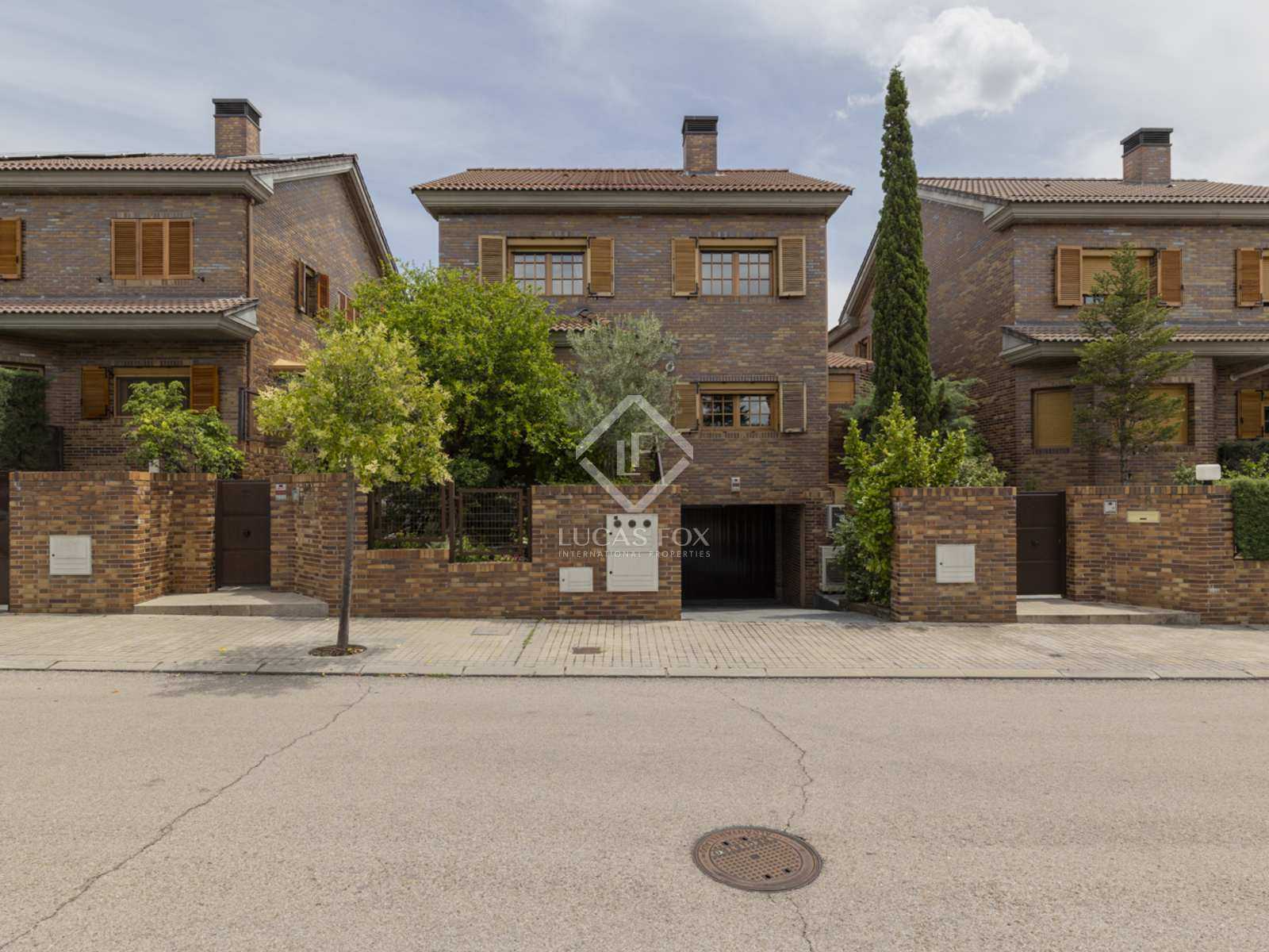 жилой дом в Лас-Росас-де-Мадрид, Мадрид 11921679