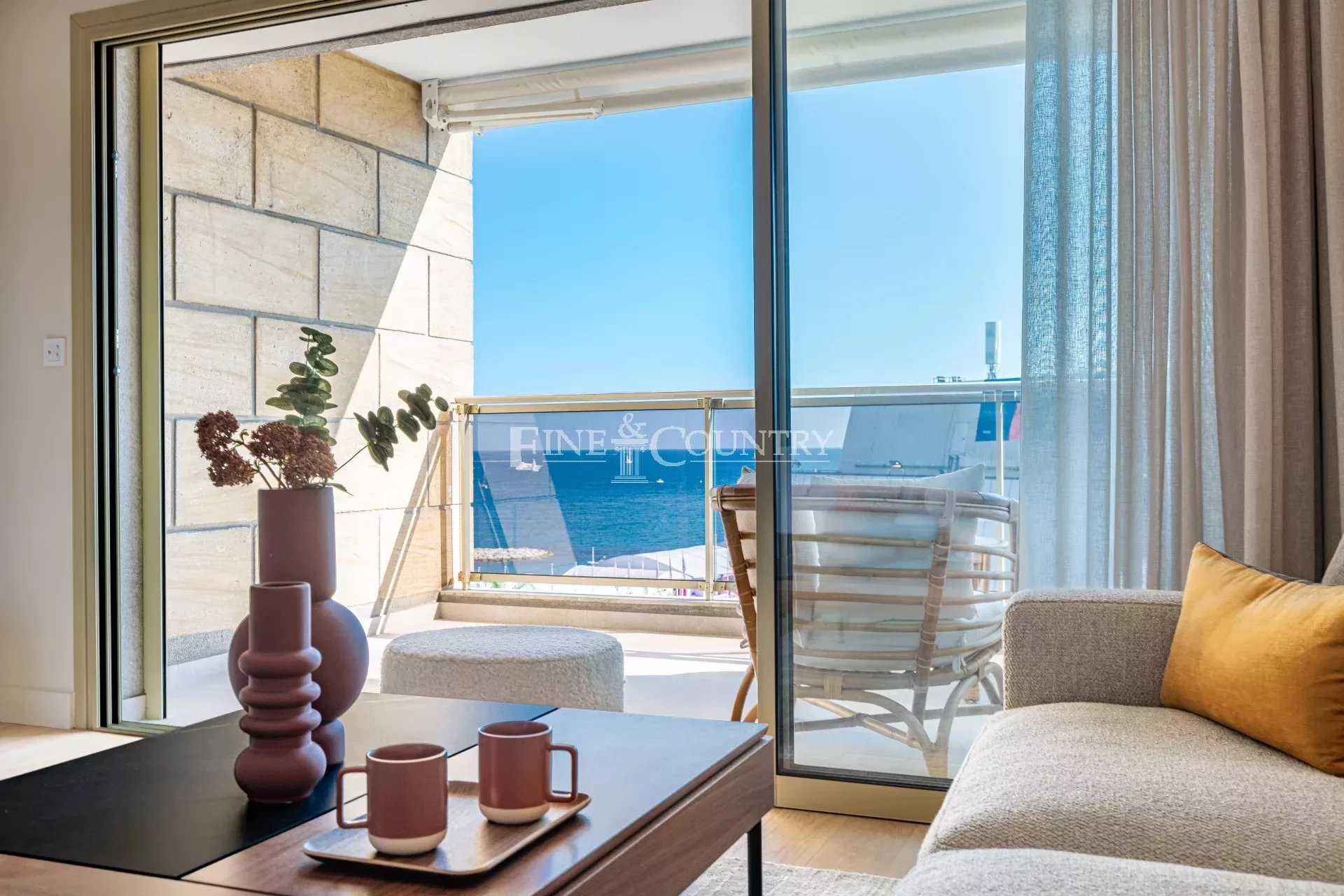 Condominium in Cannes, Provence-Alpes-Cote d'Azur 11921736