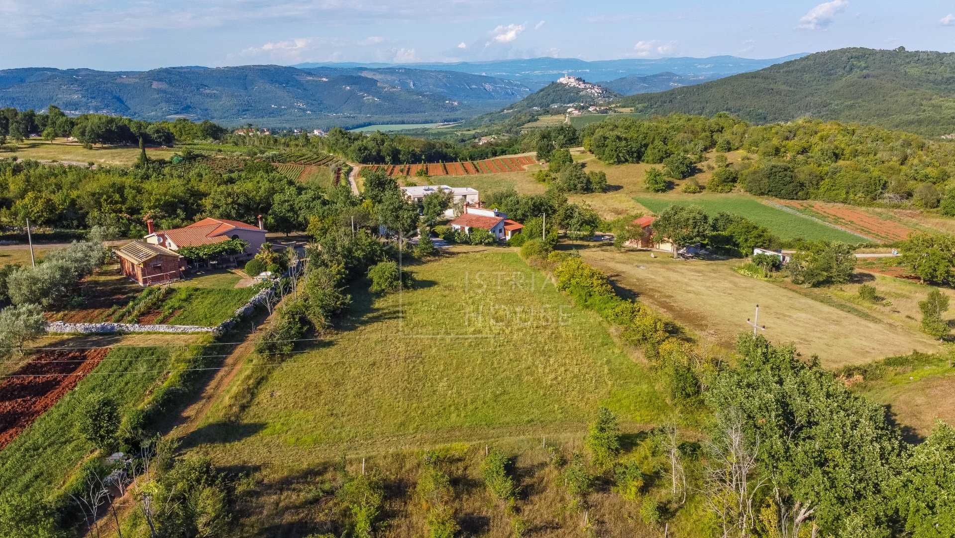 Tanah di Motovun, Istria County 11921761