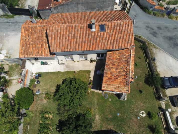 Casa nel Aigre, Nouvelle-Aquitaine 11922110